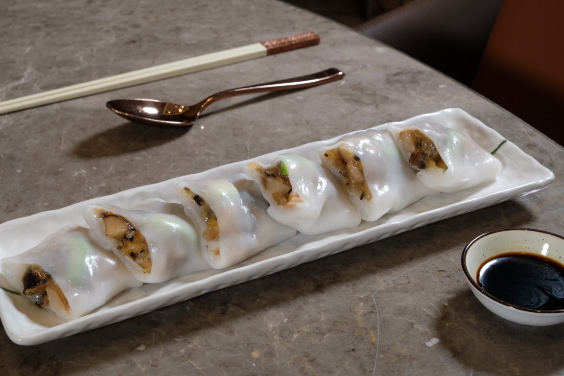 Steamed Rice Rolls with Vegetarian Sea Cucumber and Porcini Mushroom