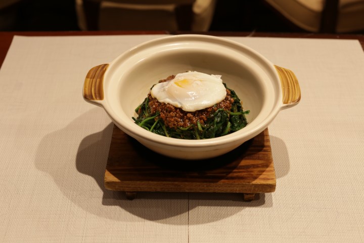 Simmered spinach, minced beef, poached egg