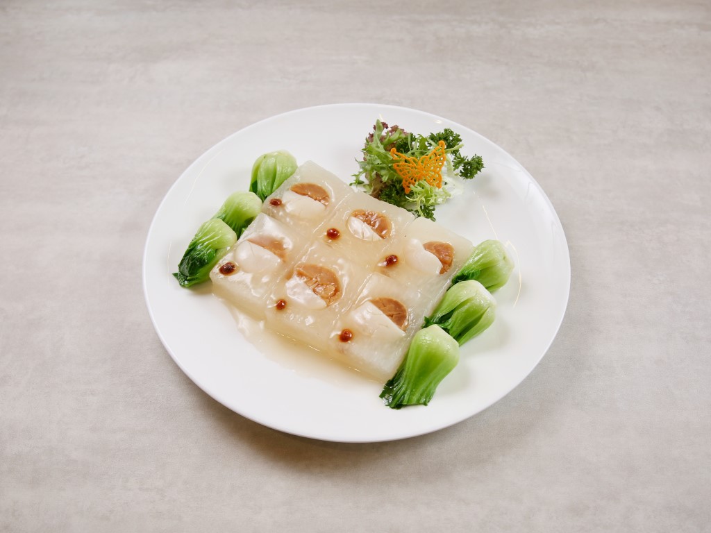 Sautéed Winter Melon Stuffed with Dried Scallops and Scallops