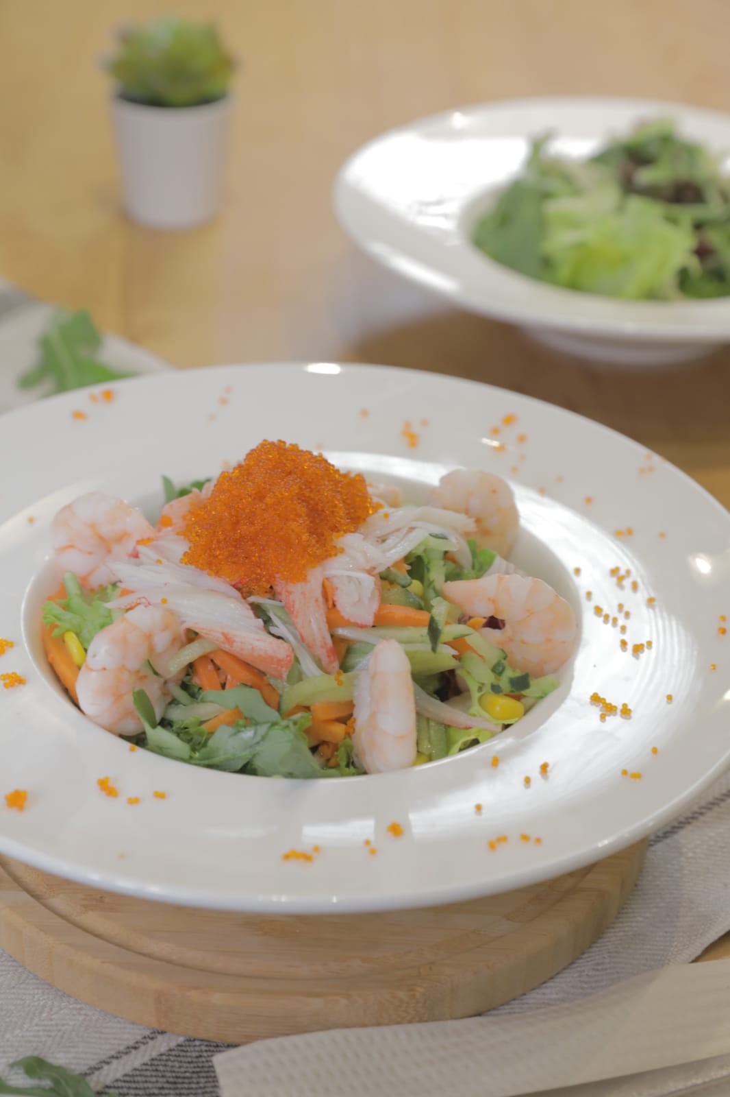 Shrimp, Crab willow and Crab roe salad, served with Wasabi sauce