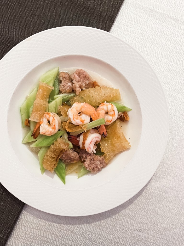 Braised Fish Maw with Shrimps and Cucumber  